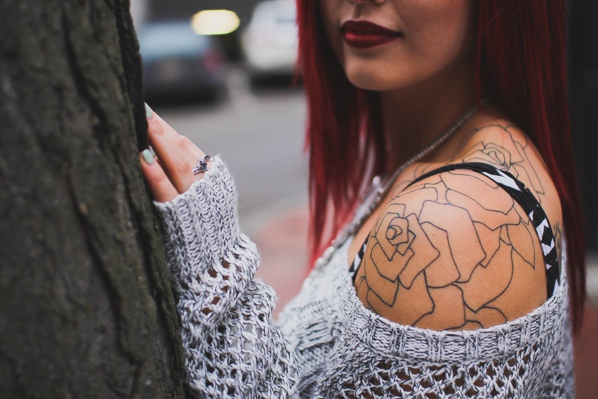 woman with a shoulder tattoo